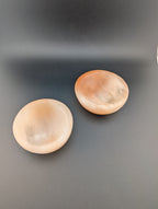 orangene Selenit Schale