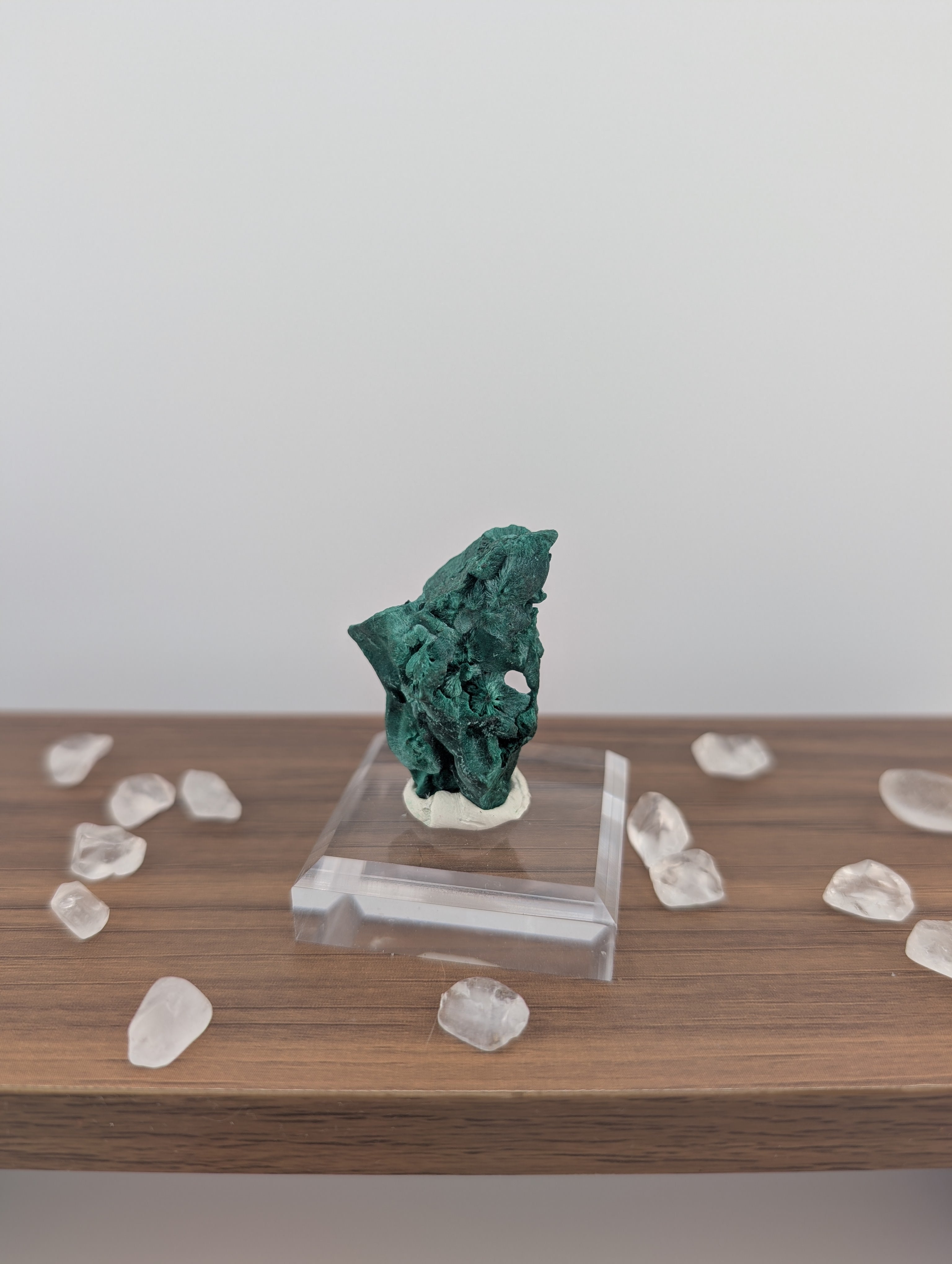 Malachit Rohstein auf Acryl