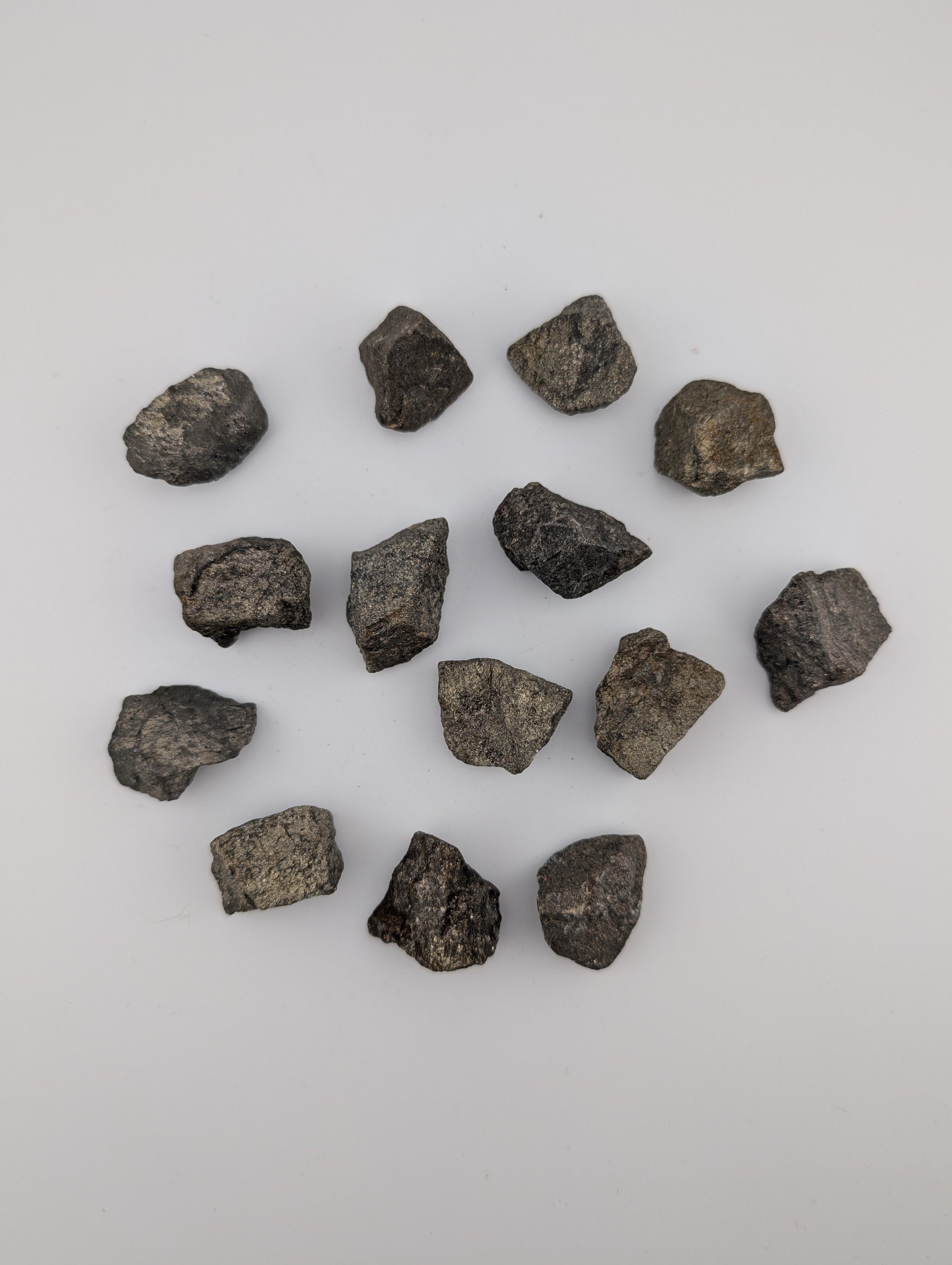 Kleine Pyrit Rohrsteine